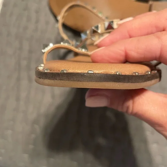 Steve Madden Travel Tan Sandal - Picture 4 of 4